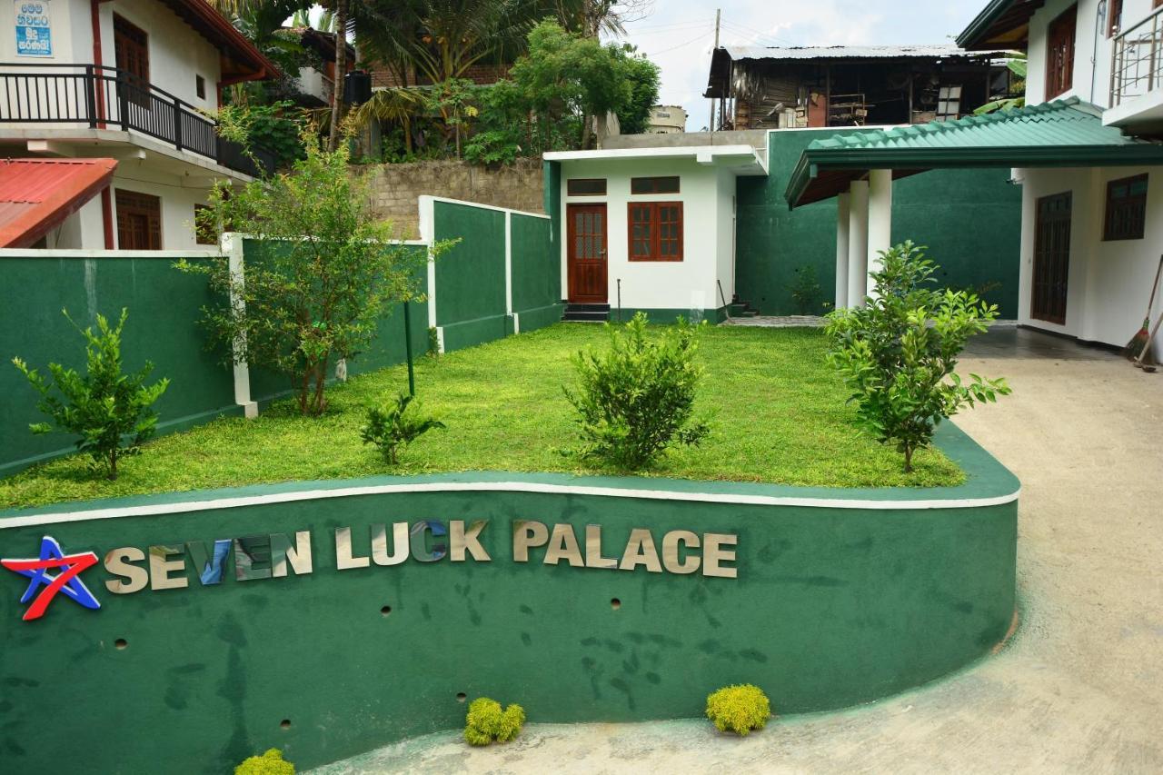 Seven Luck Palace Канді Екстер'єр фото